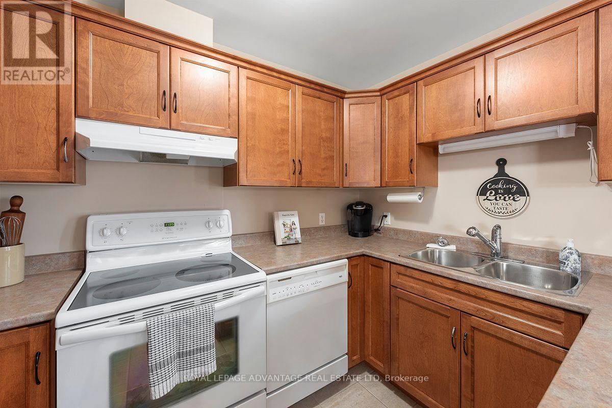 55 VAN HORNE AVENUE Image 11