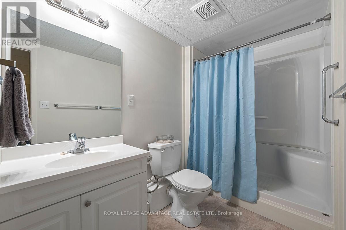 55 VAN HORNE AVENUE Image 23