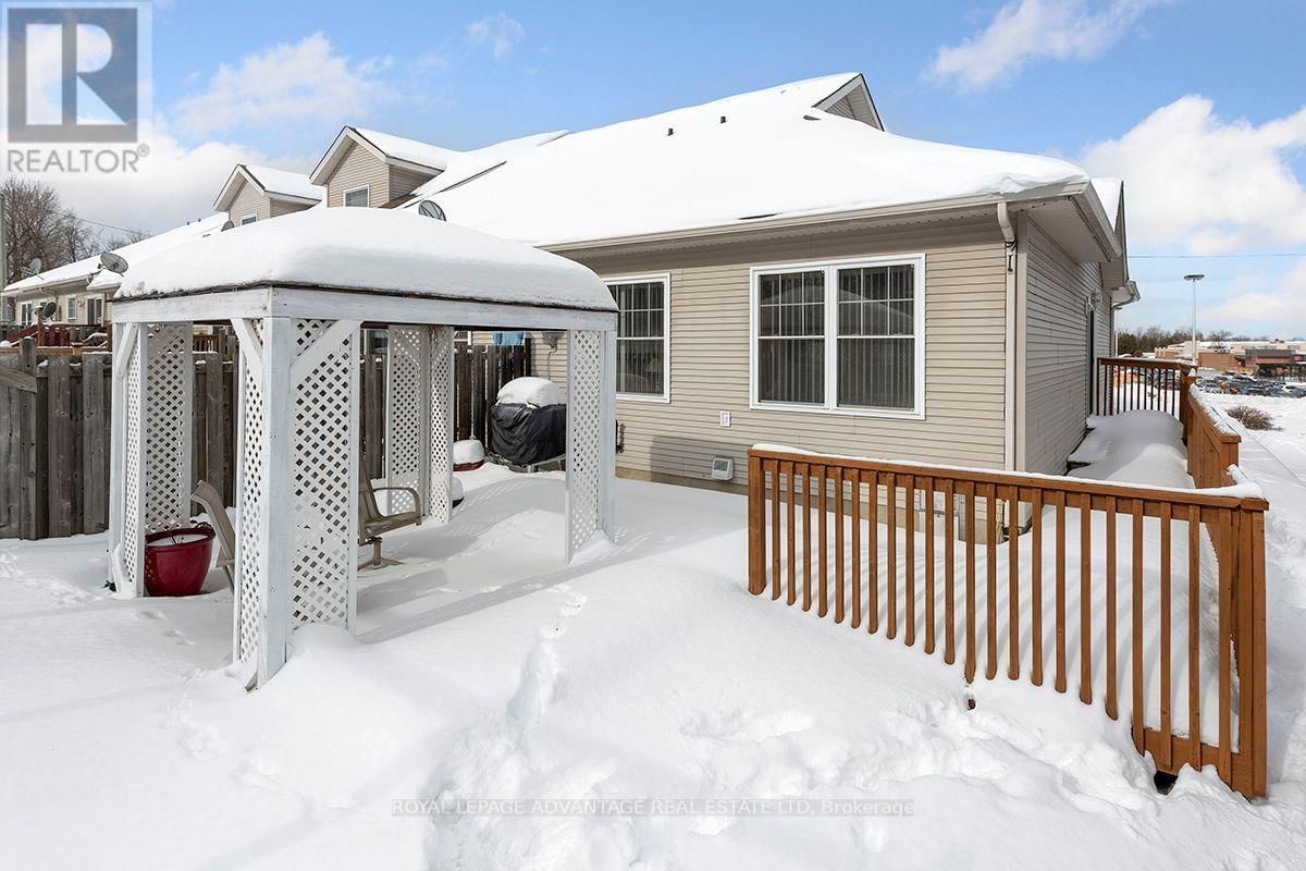 55 VAN HORNE AVENUE Image 26