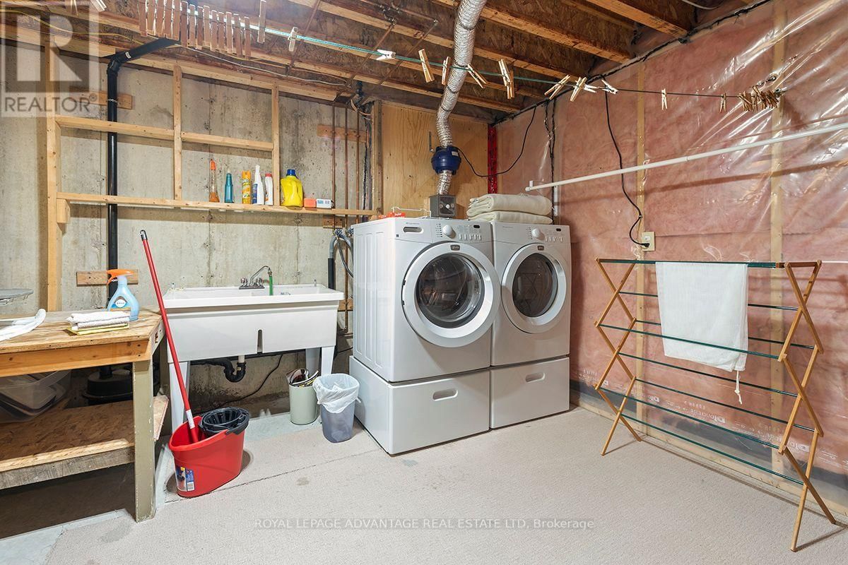 55 VAN HORNE AVENUE Image 27