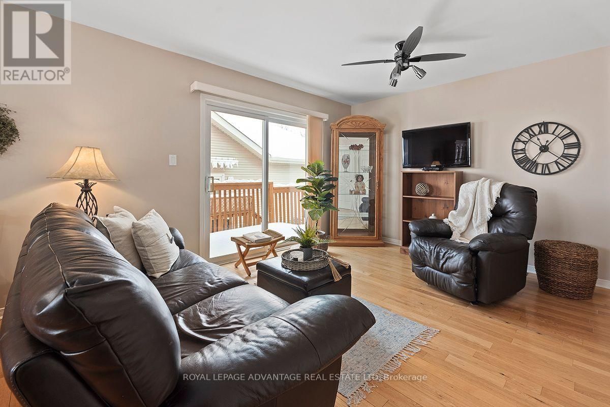 55 VAN HORNE AVENUE Image 5