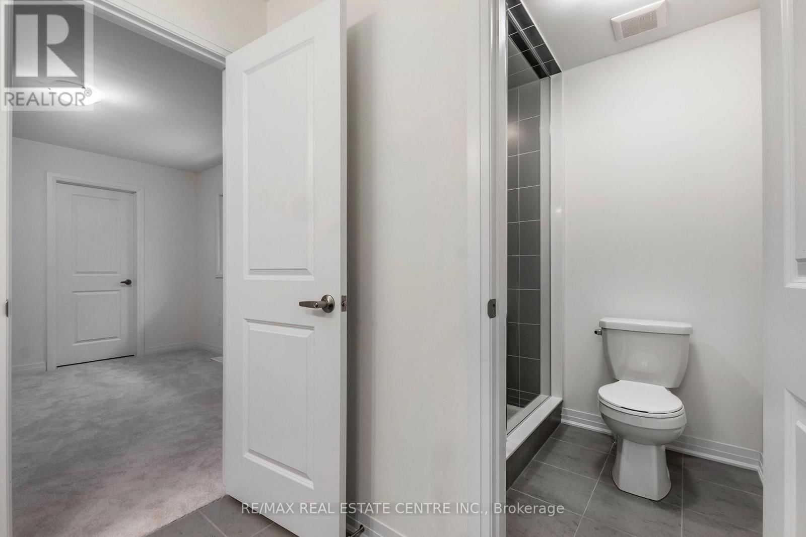 14 TYLER AVENUE Image 15