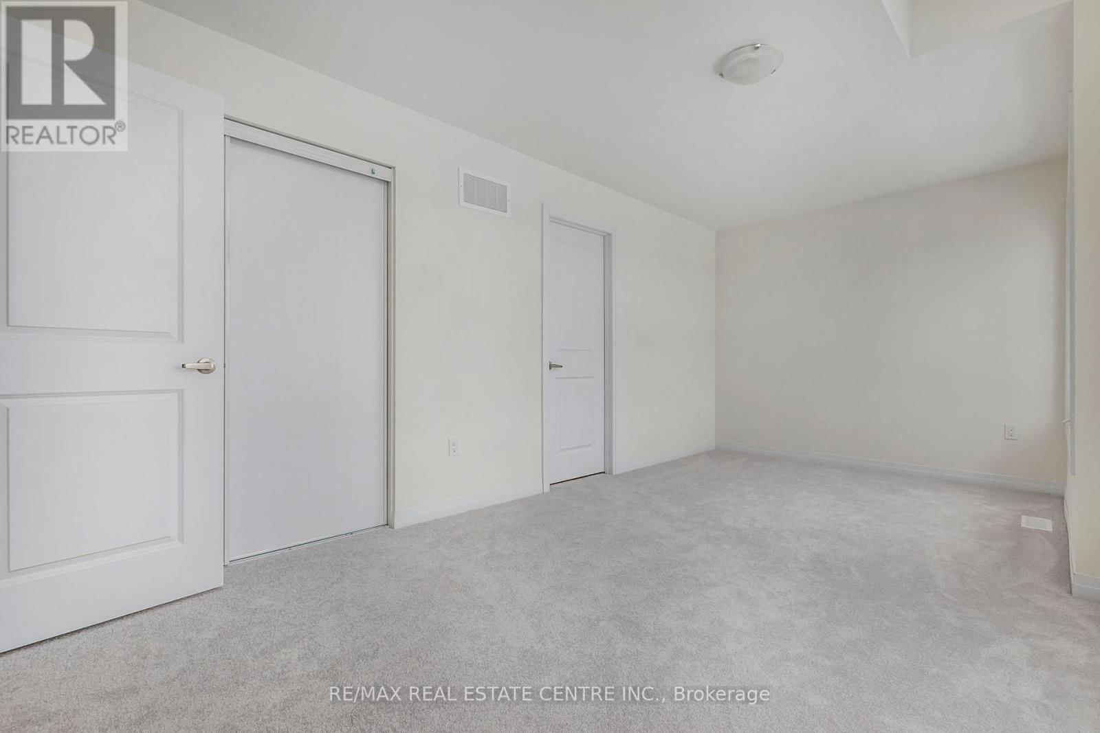 14 TYLER AVENUE Image 22