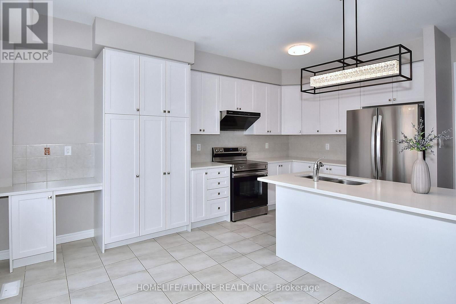 656 LEMAY GROVE Image 12