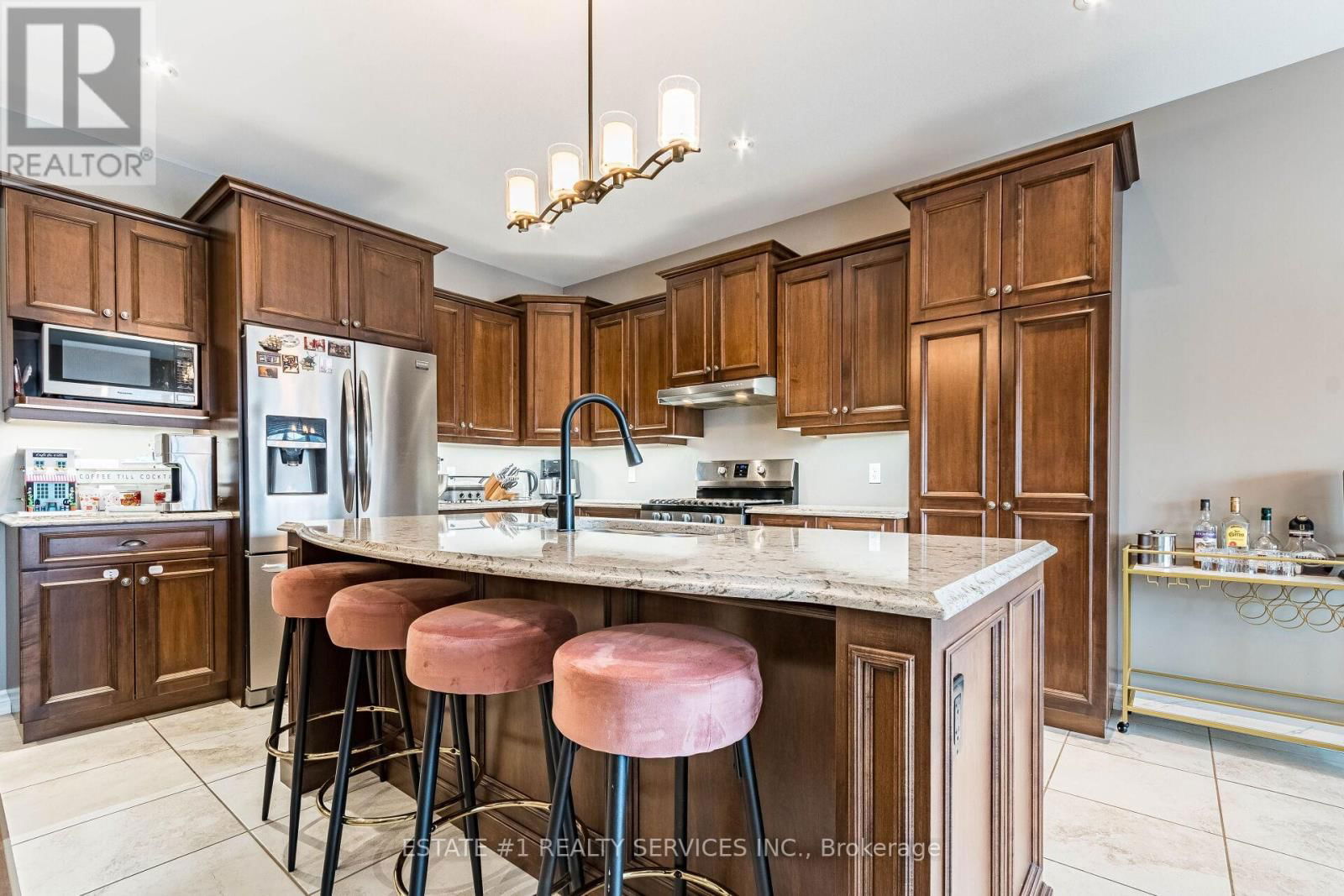 54 TAN AVENUE Image 10