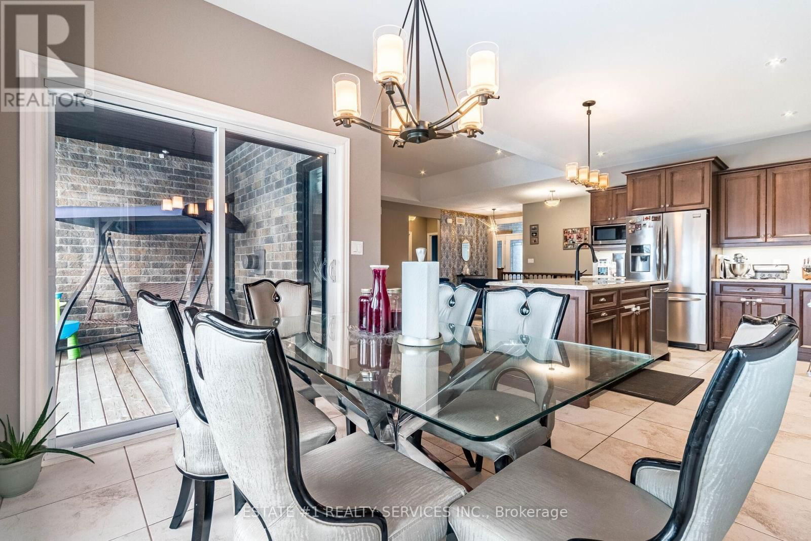 54 TAN AVENUE Image 17