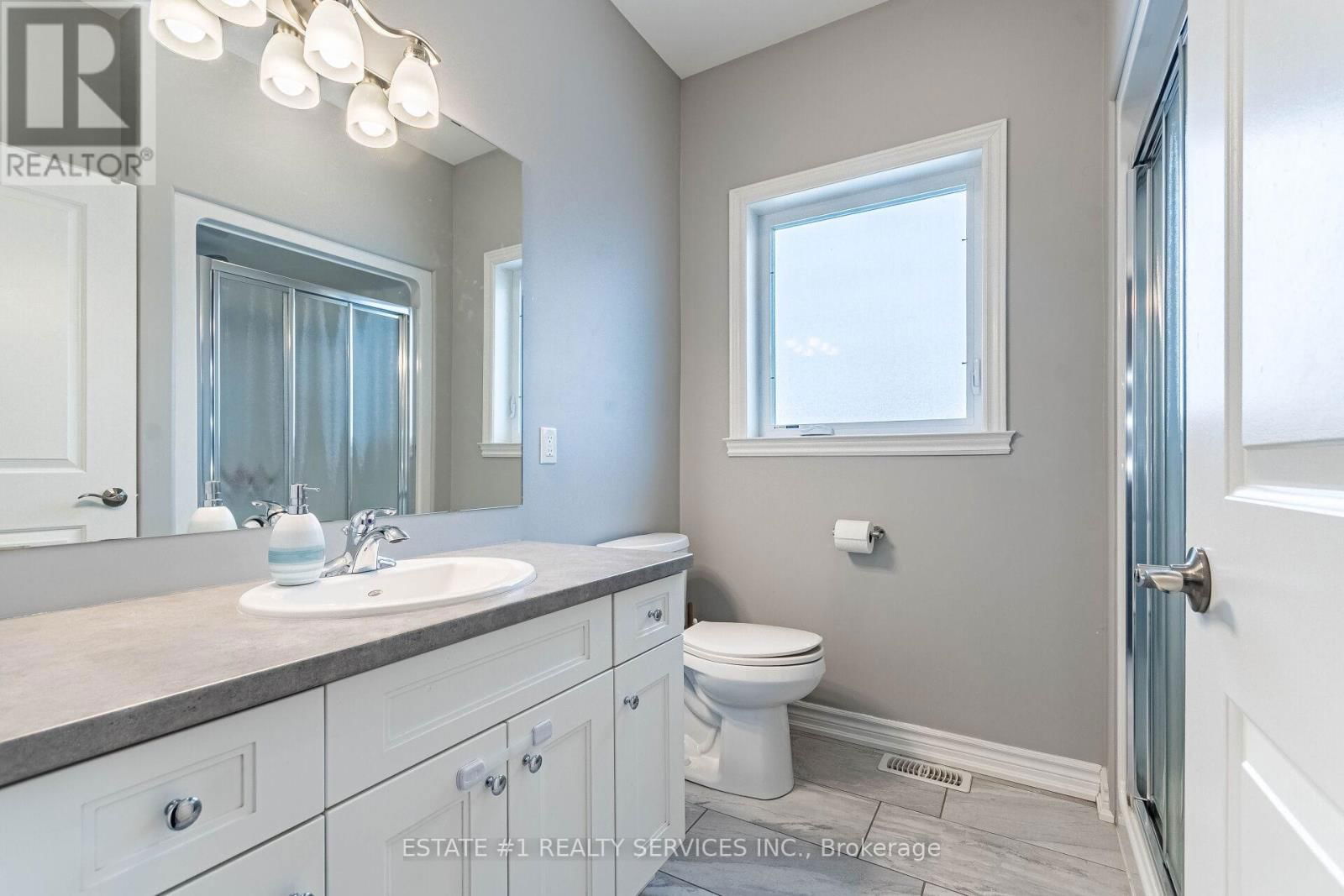 54 TAN AVENUE Image 23