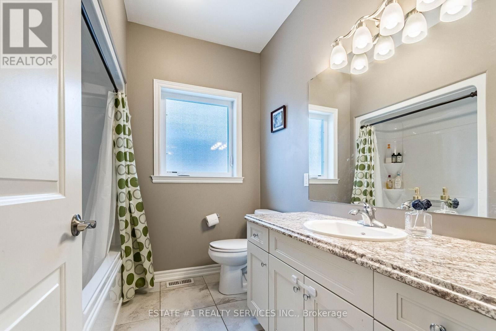 54 TAN AVENUE Image 27