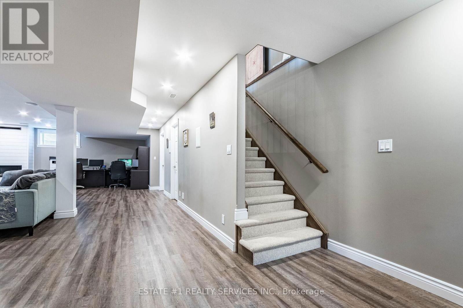 54 TAN AVENUE Image 35