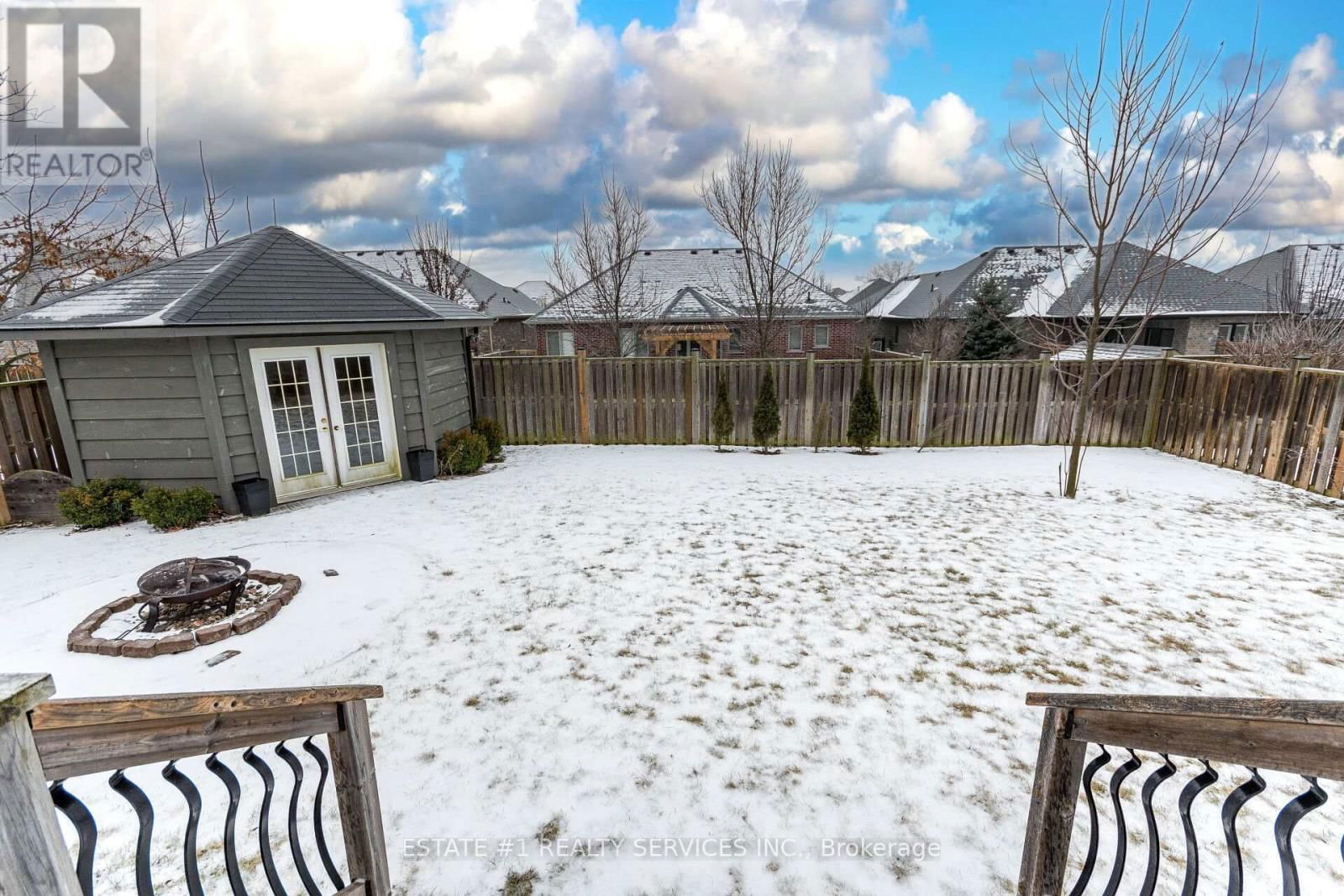54 TAN AVENUE Image 38
