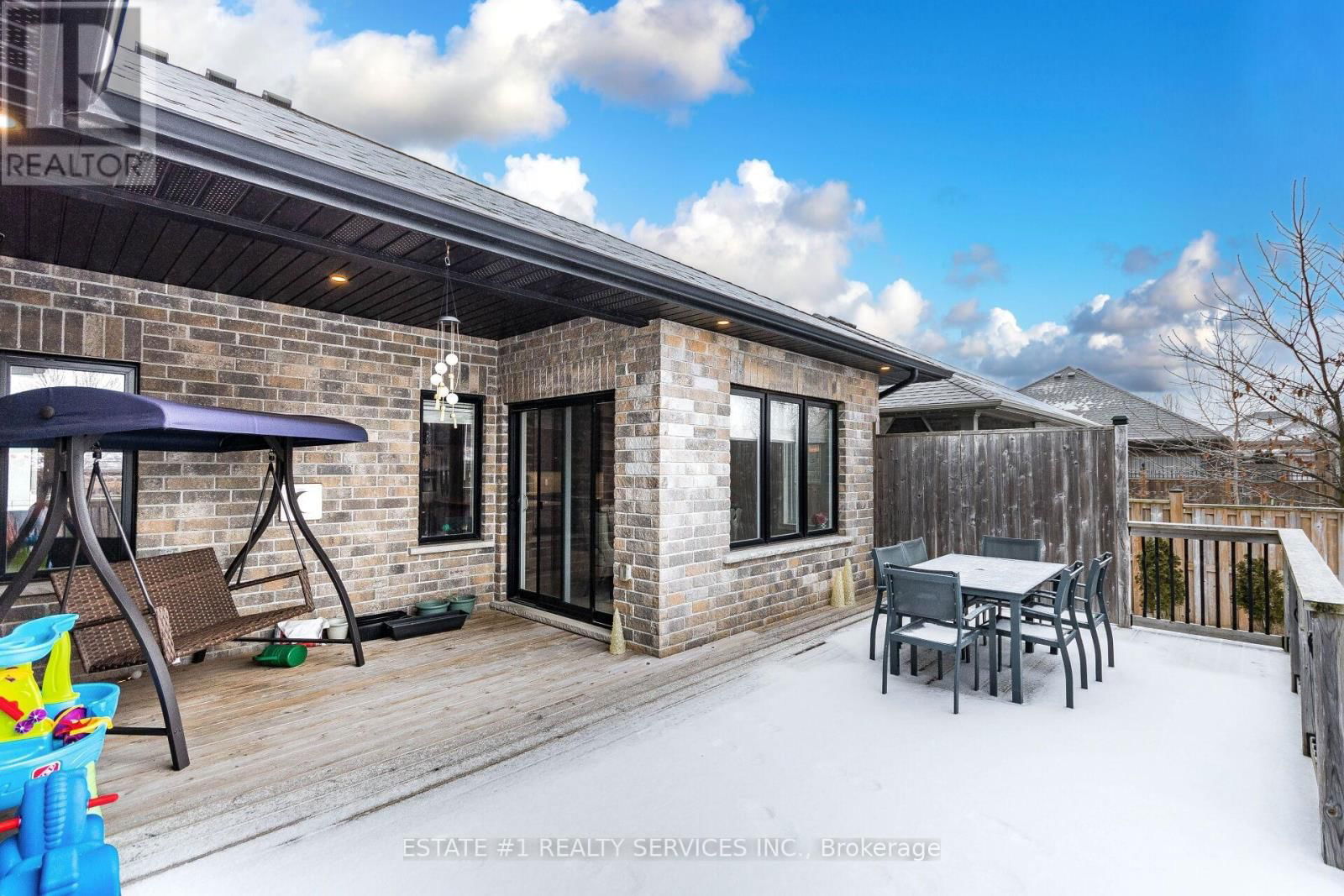 54 TAN AVENUE Image 40