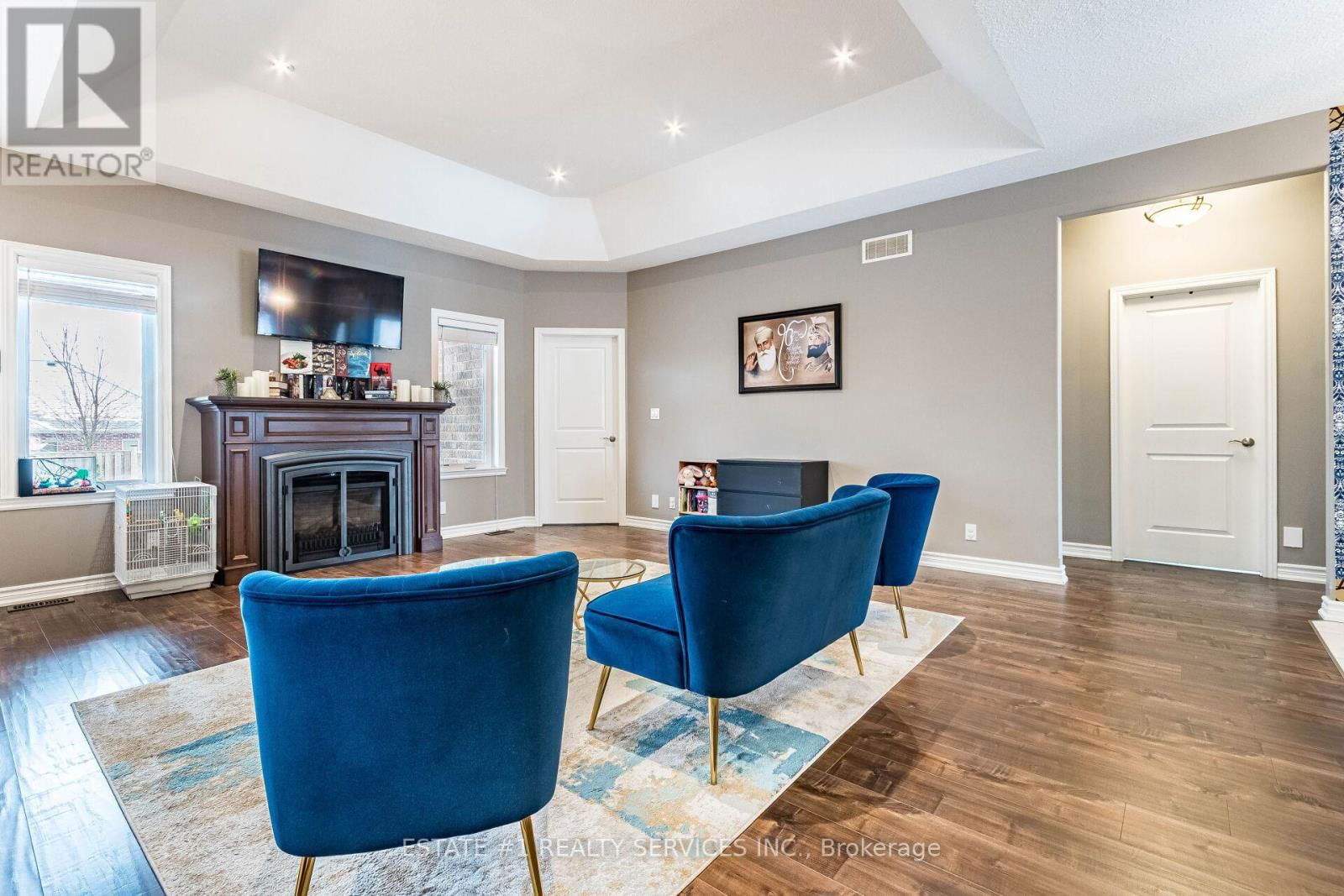 54 TAN AVENUE Image 6
