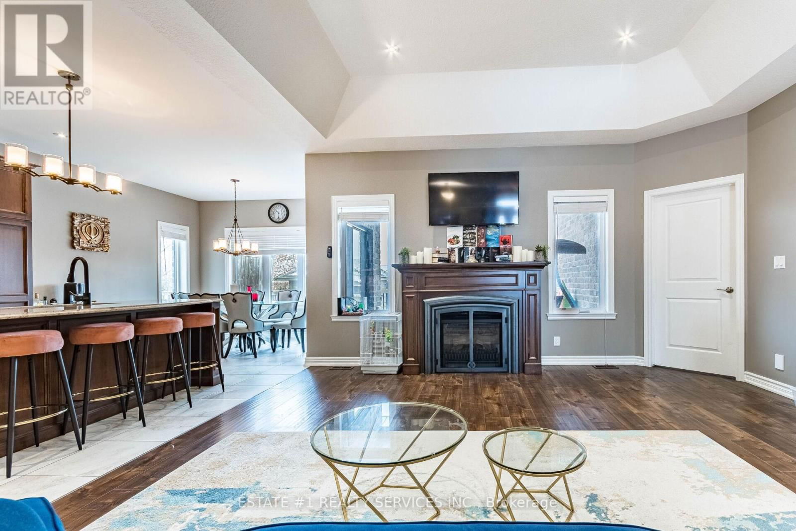 54 TAN AVENUE Image 8