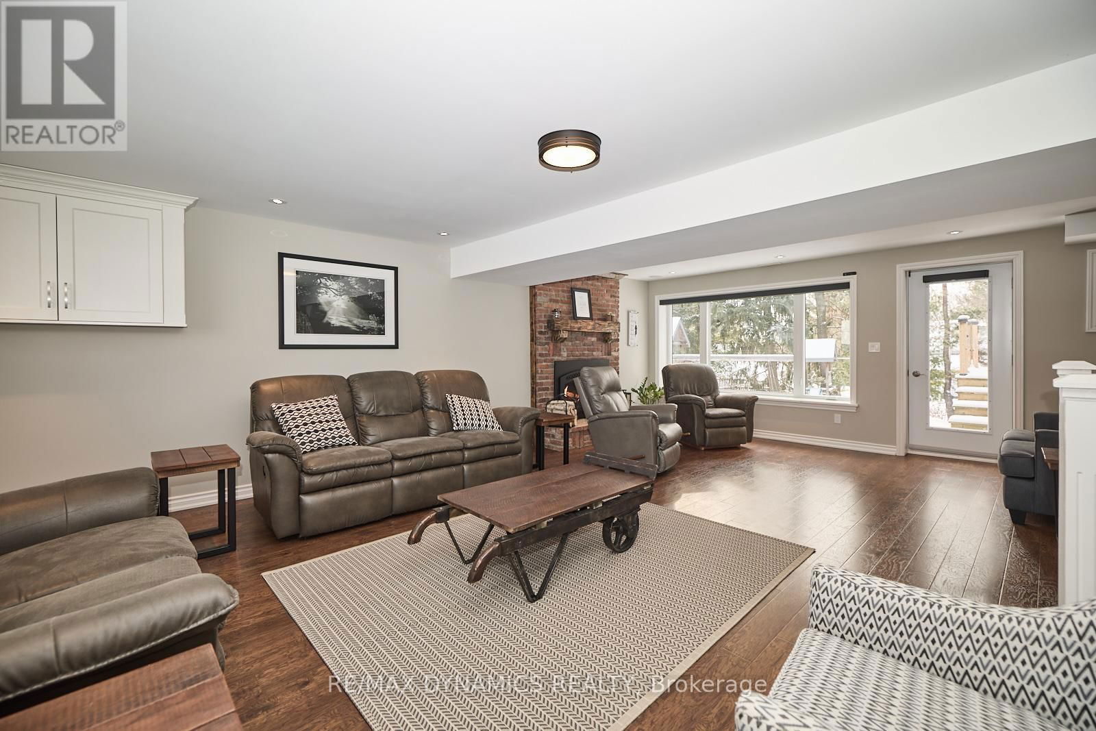 506 MEMORIAL DRIVE Image 18
