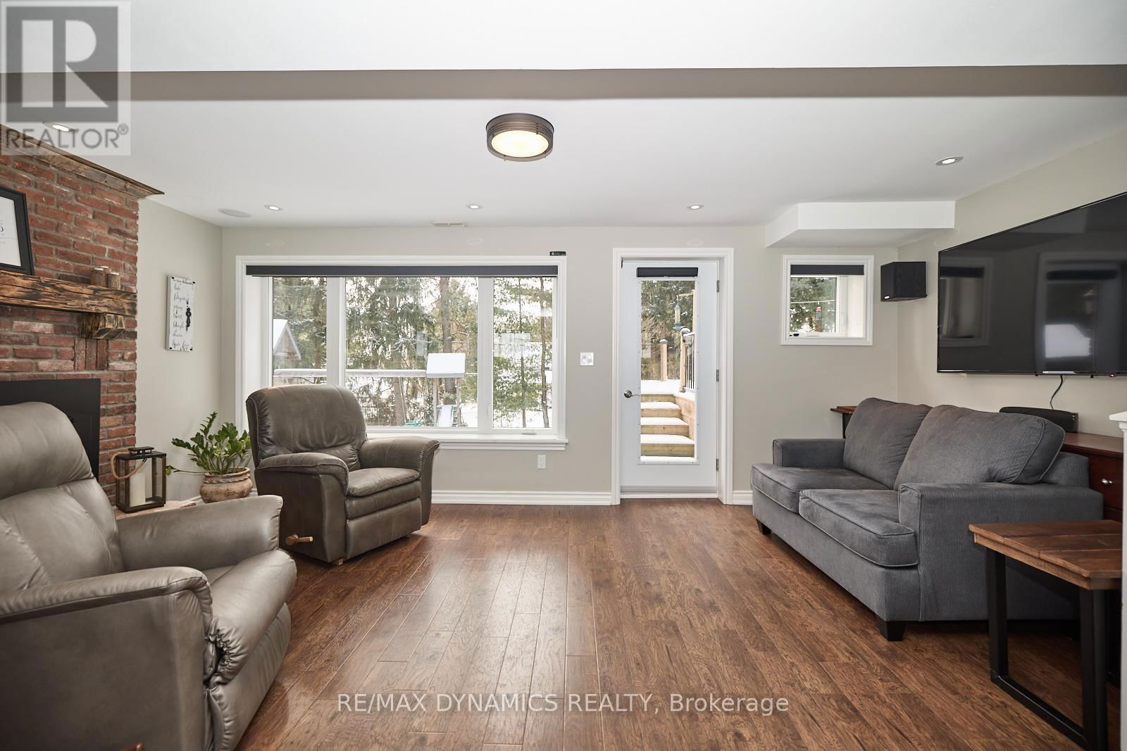 506 MEMORIAL DRIVE Image 19