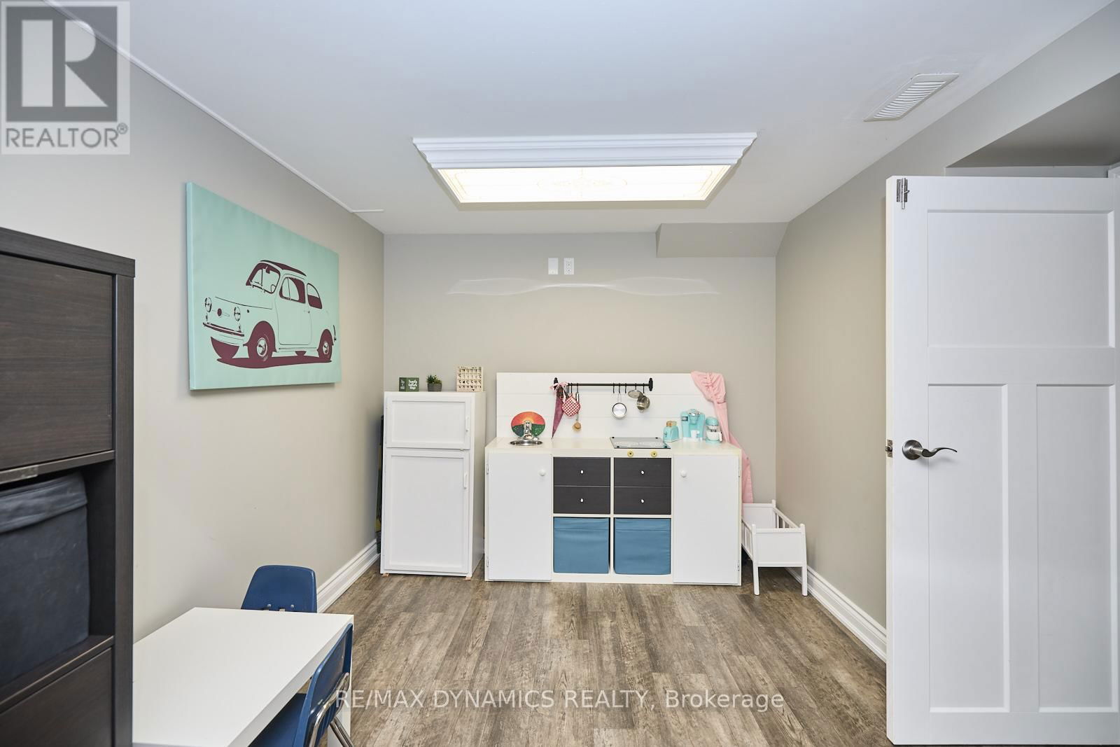506 MEMORIAL DRIVE Image 22