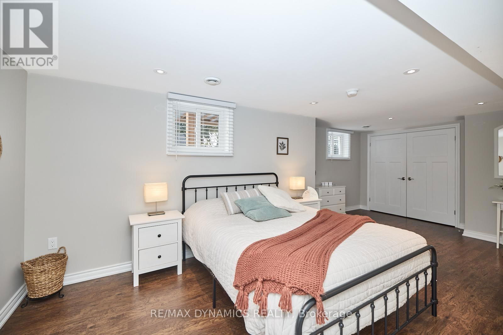 506 MEMORIAL DRIVE Image 23