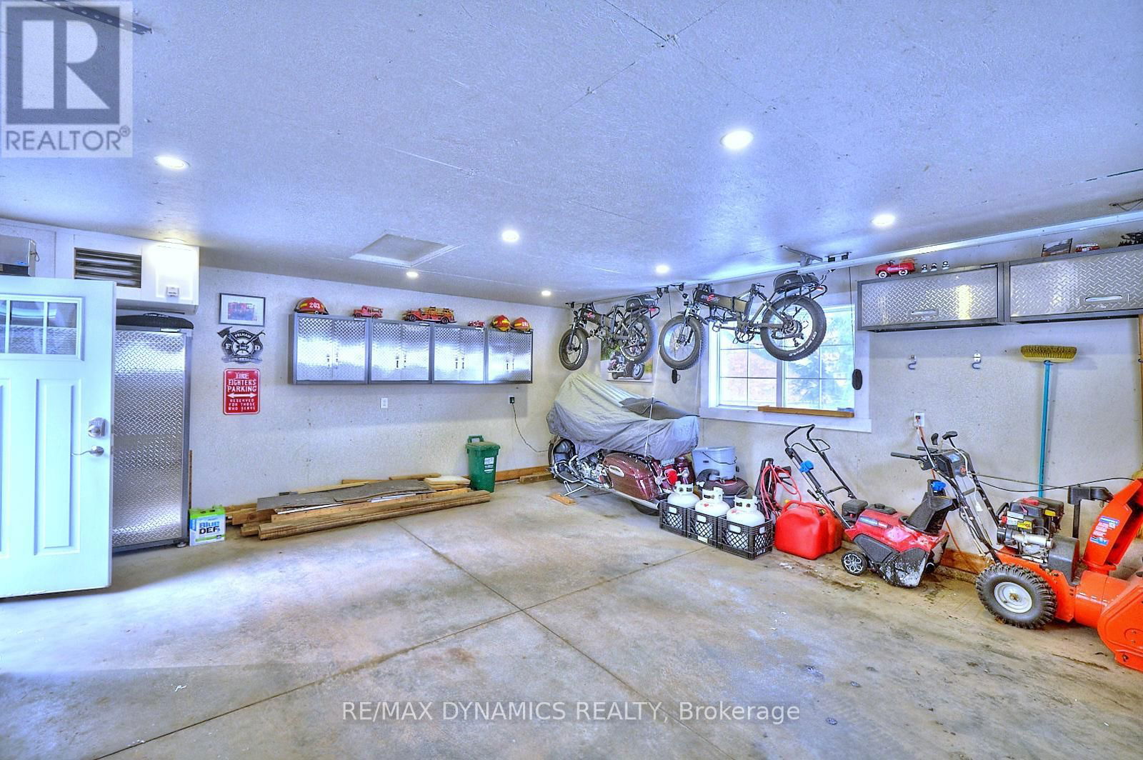 506 MEMORIAL DRIVE Image 27