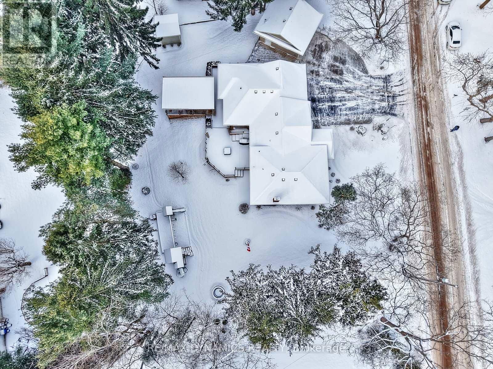 506 MEMORIAL DRIVE Image 37