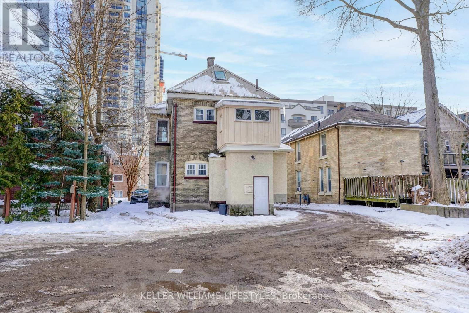 MAIN - 92 KENT STREET Image 21