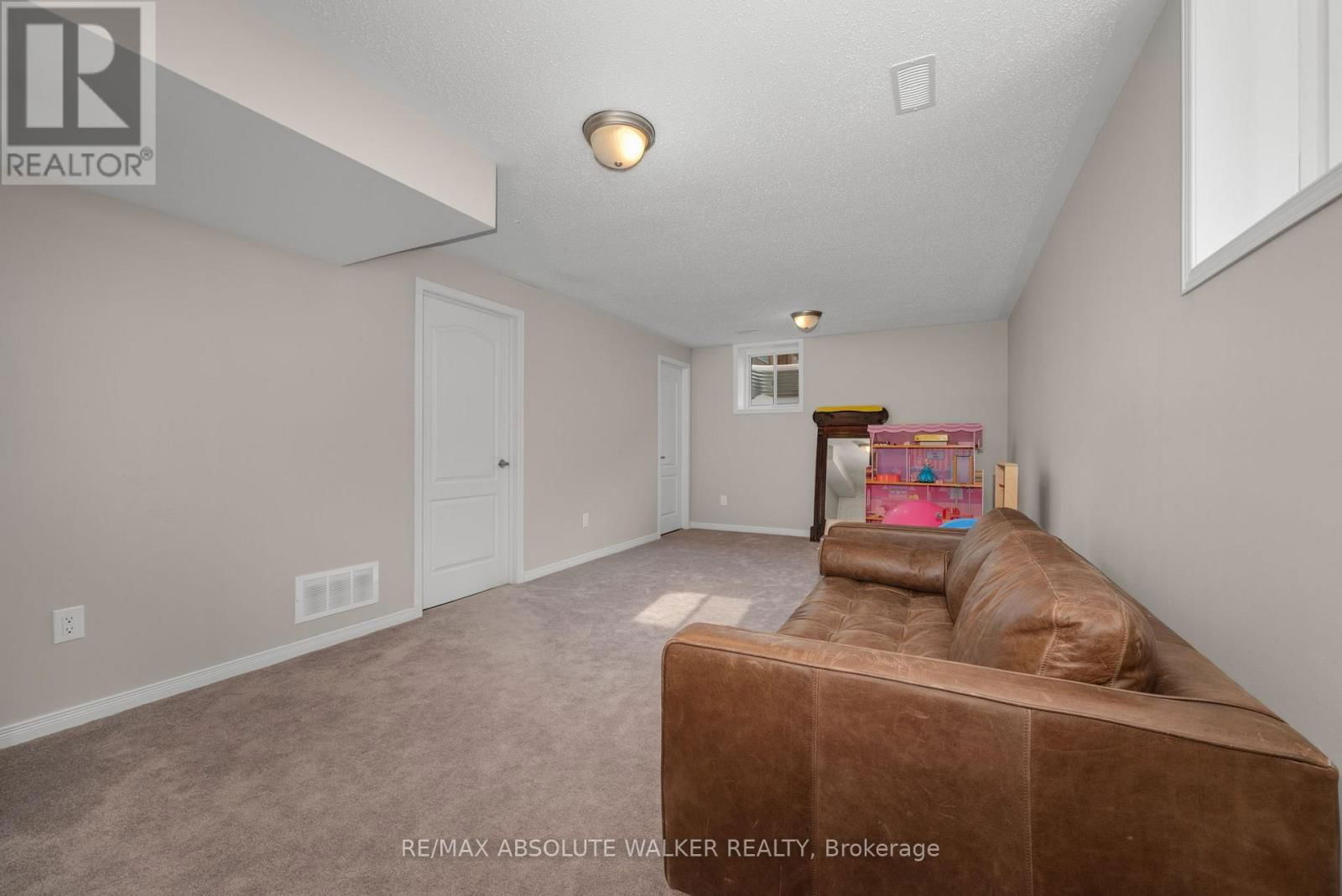 545 TULIP TREE WAY Image 40