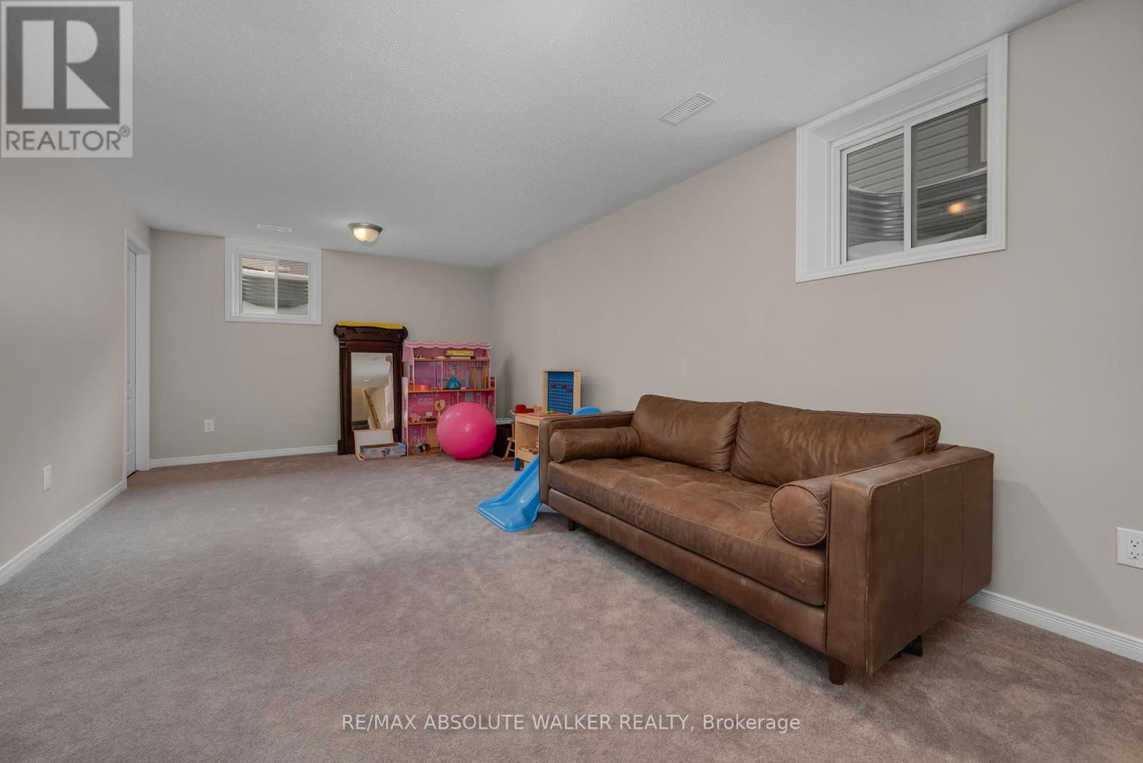 545 TULIP TREE WAY Image 41
