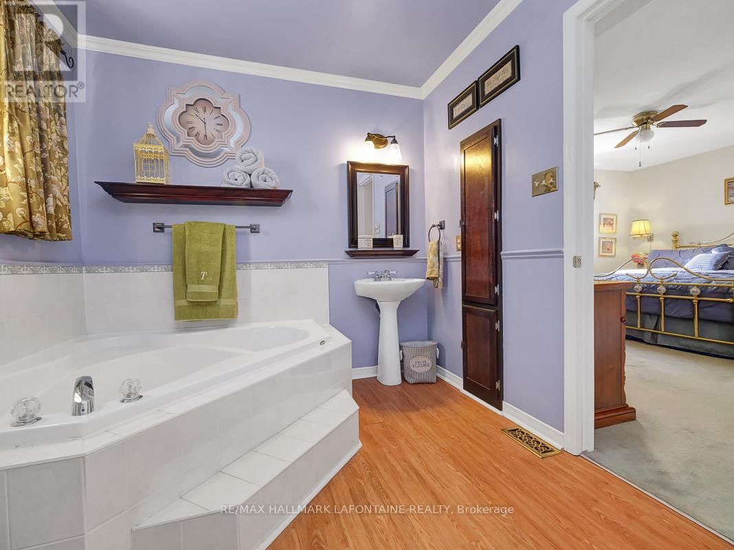 630 VALIN STREET Image 23