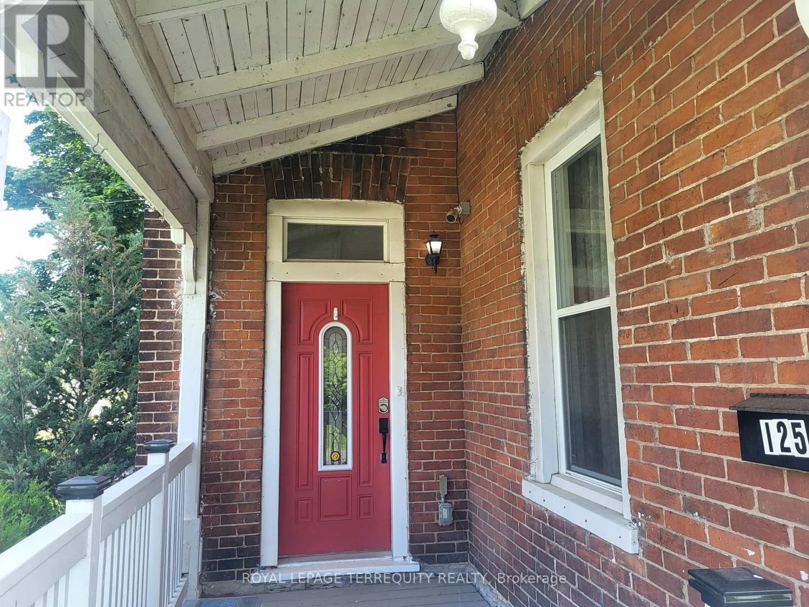 125 STATION STREET Image 4