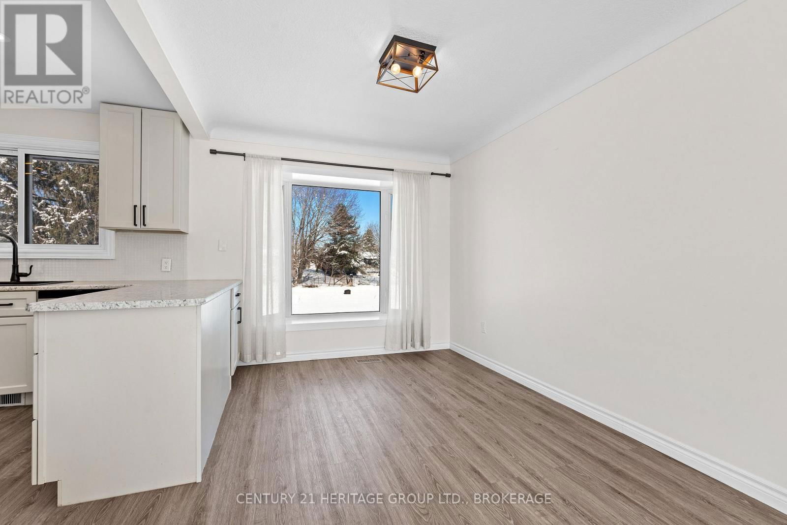 1424 WOODFIELD CRESCENT Image 12