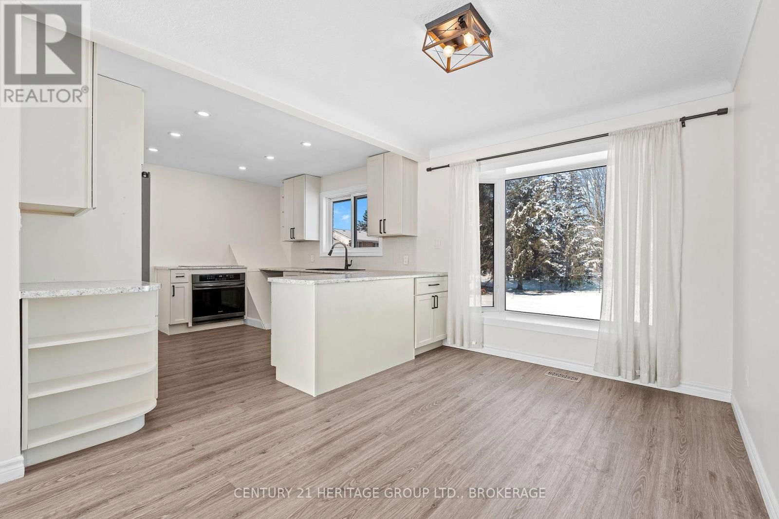 1424 WOODFIELD CRESCENT Image 13