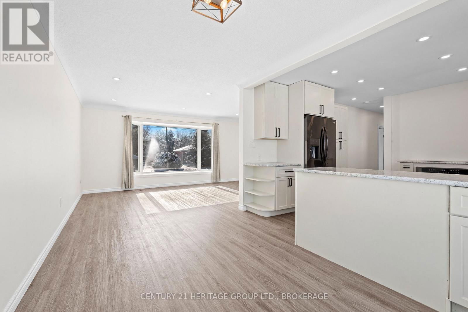 1424 WOODFIELD CRESCENT Image 14
