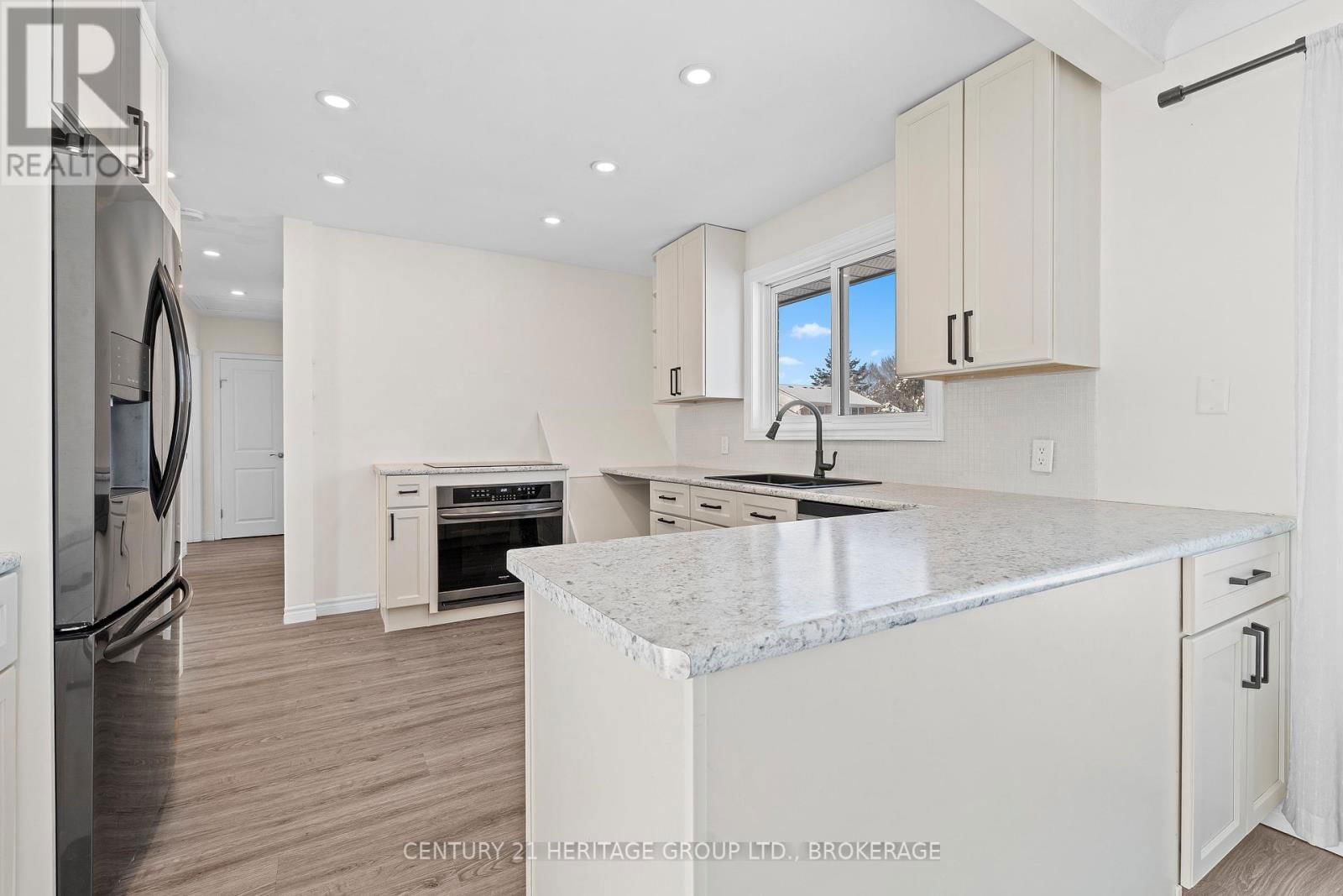 1424 WOODFIELD CRESCENT Image 17