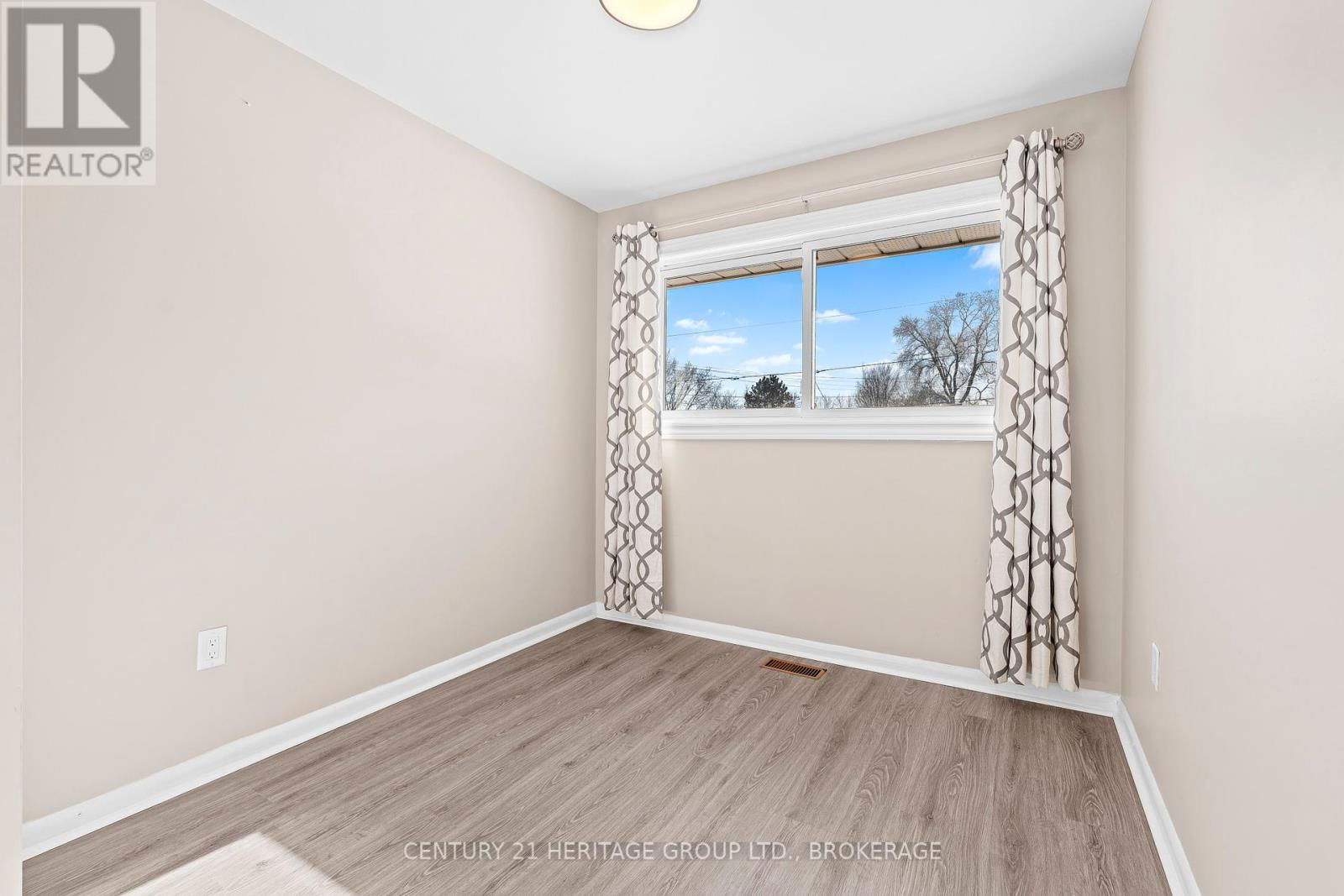 1424 WOODFIELD CRESCENT Image 29