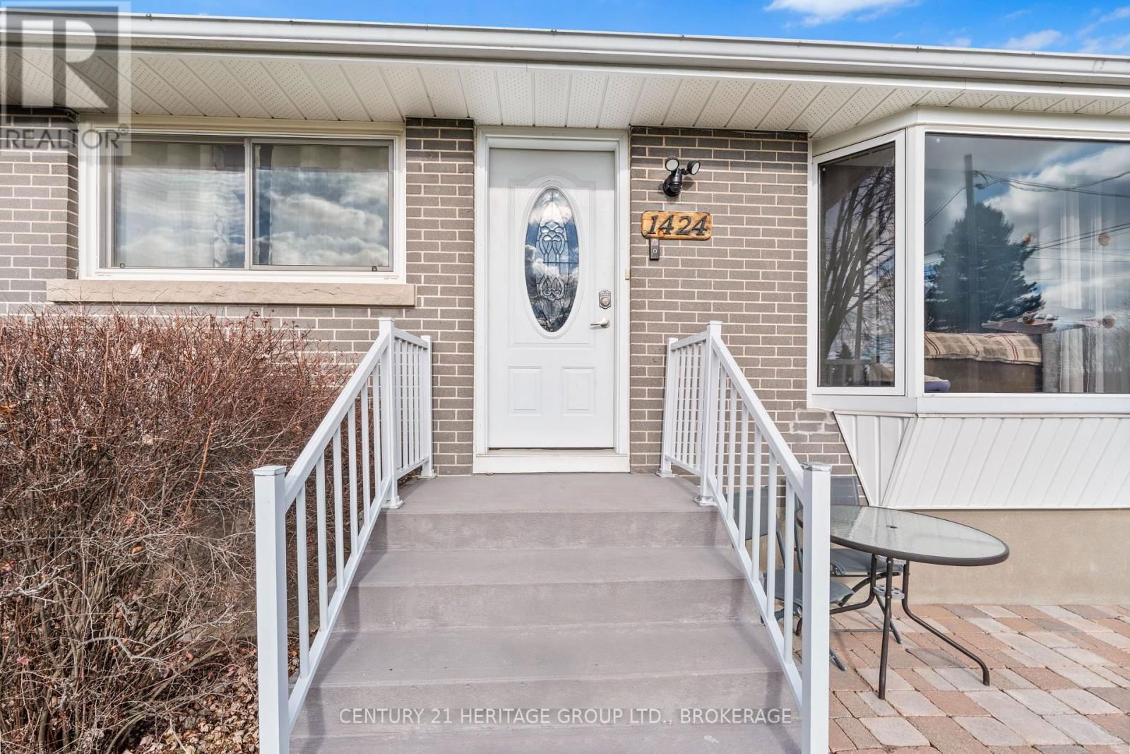 1424 WOODFIELD CRESCENT Image 5