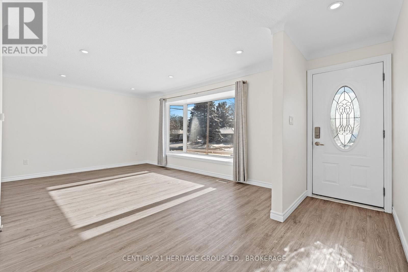 1424 WOODFIELD CRESCENT Image 6