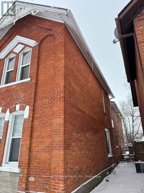 98 TALBOT STREET SOUTH Image 6