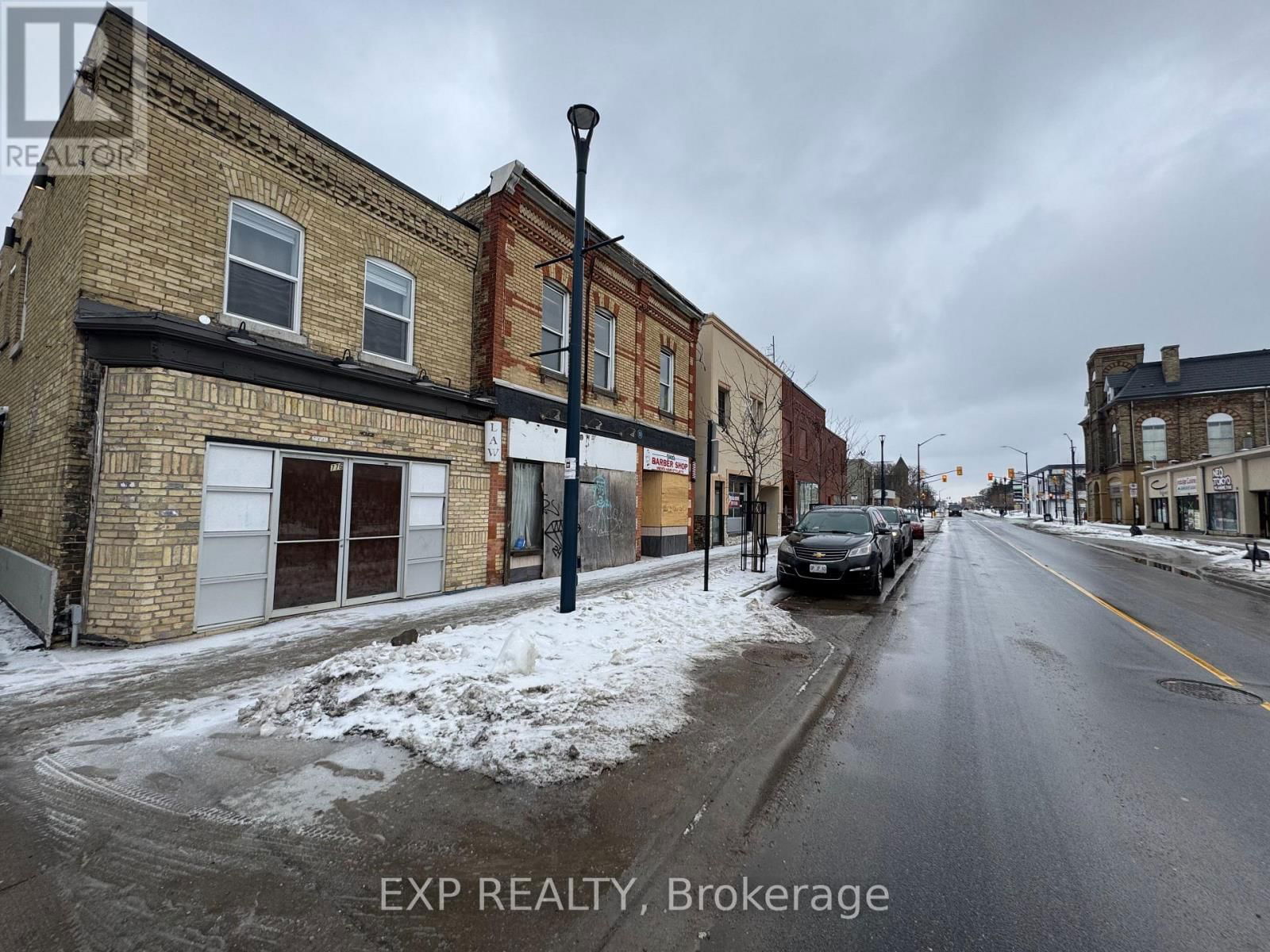 776 DUNDAS STREET Image 6
