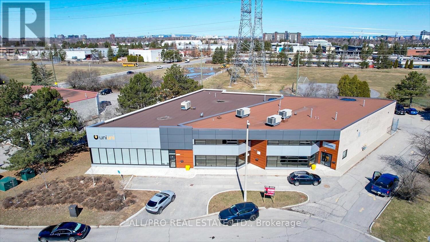 1011 THOMAS SPRATT PLACE NORTH Image 1