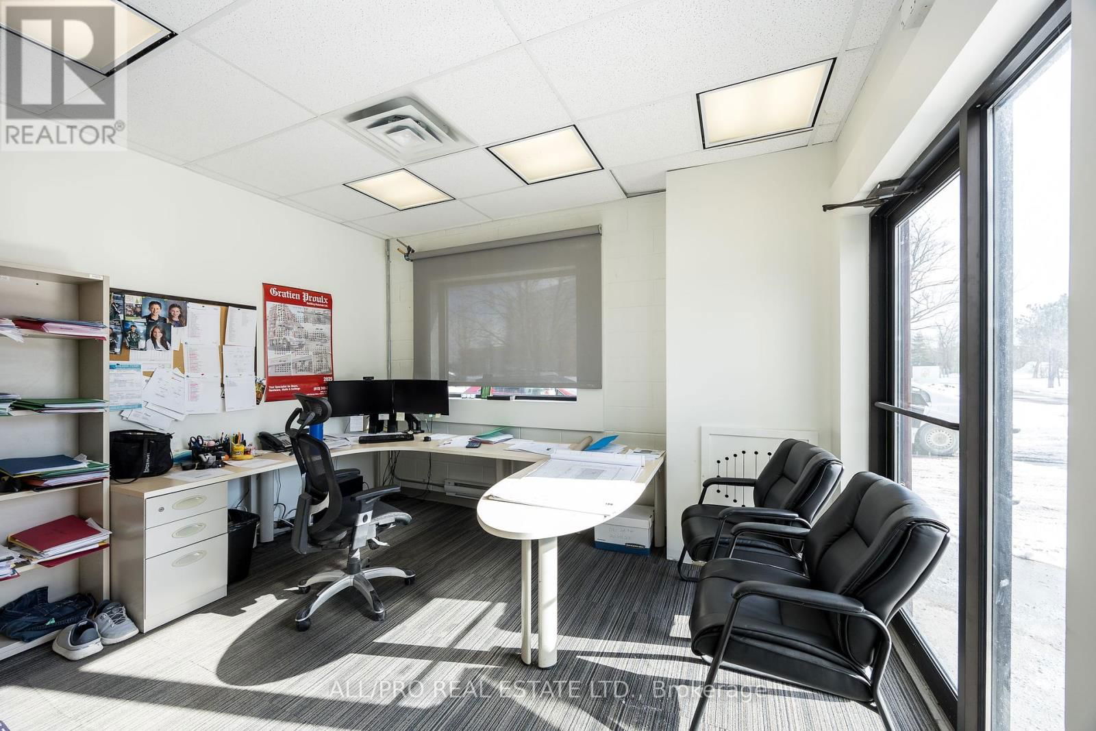 1011 THOMAS SPRATT PLACE NORTH Image 16
