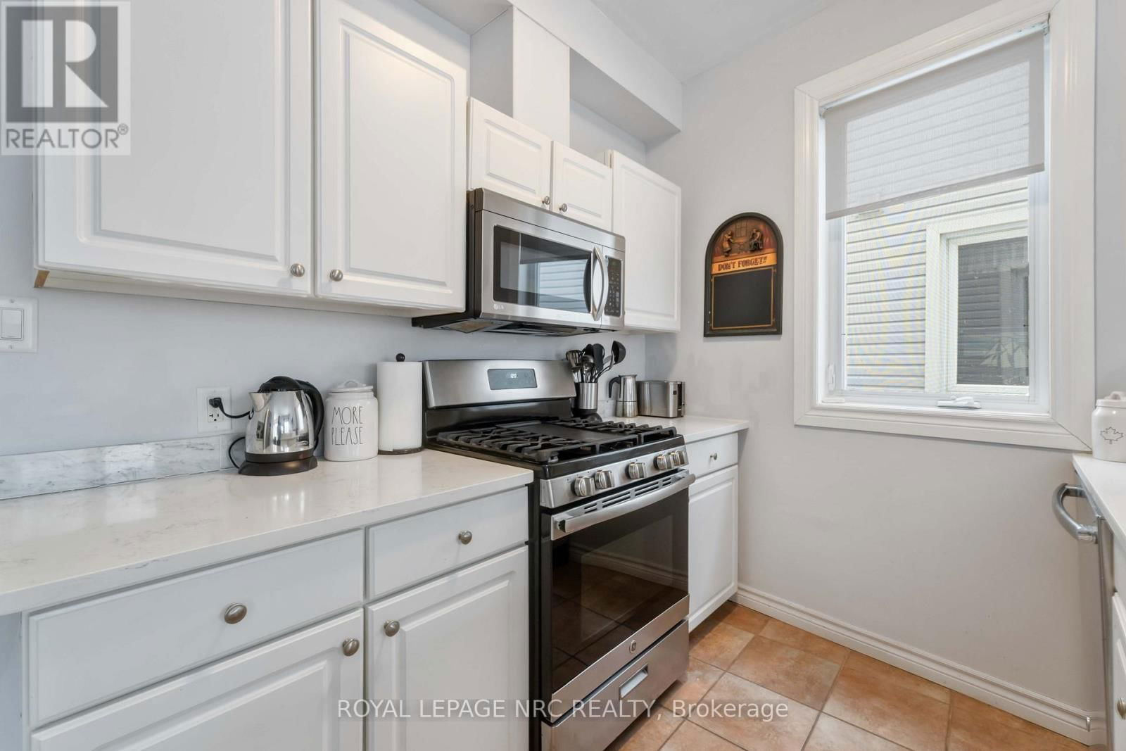 207 CAMBRIDGE ROAD EAST Image 9