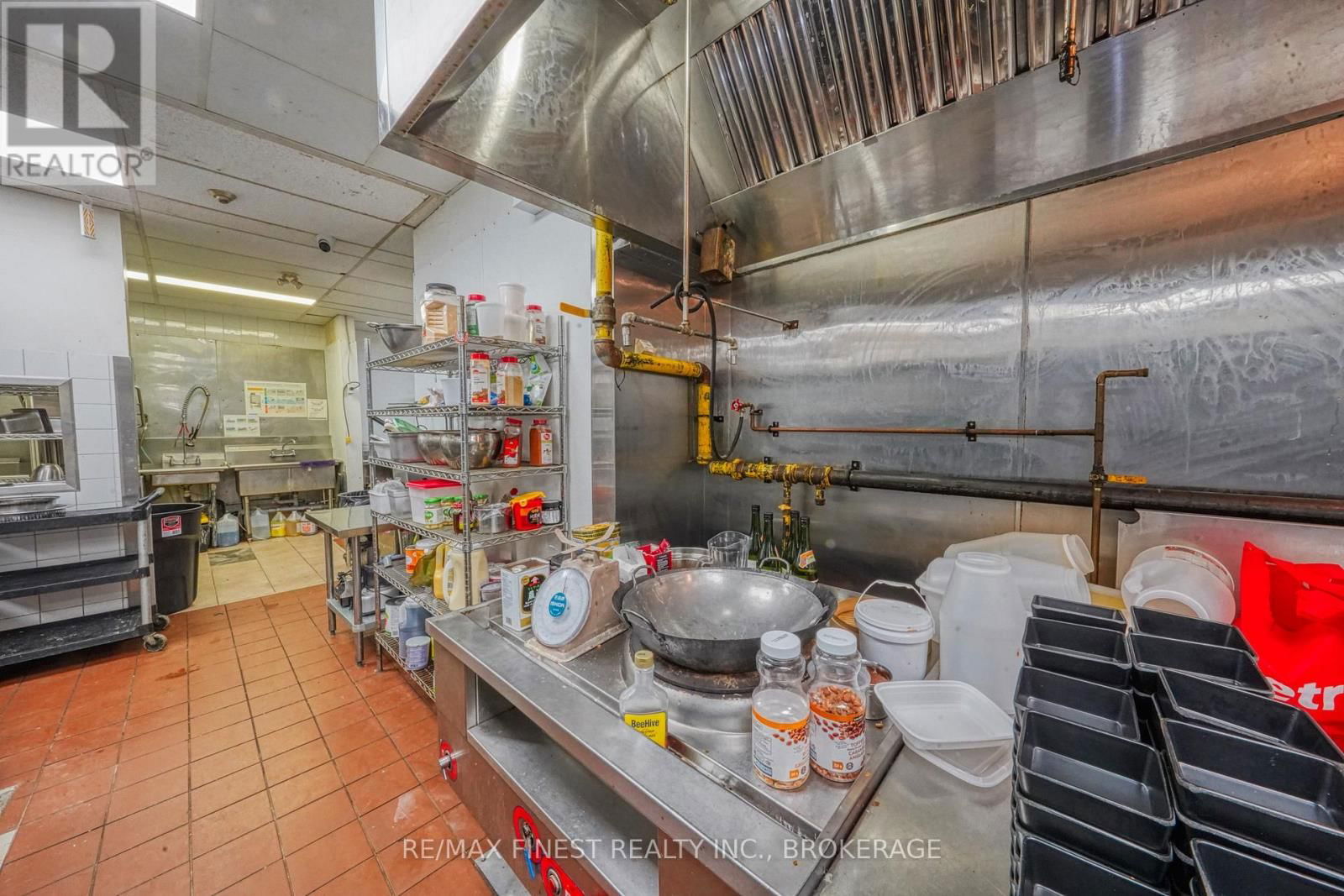 371 PRINCESS STREET NORTH Image 24