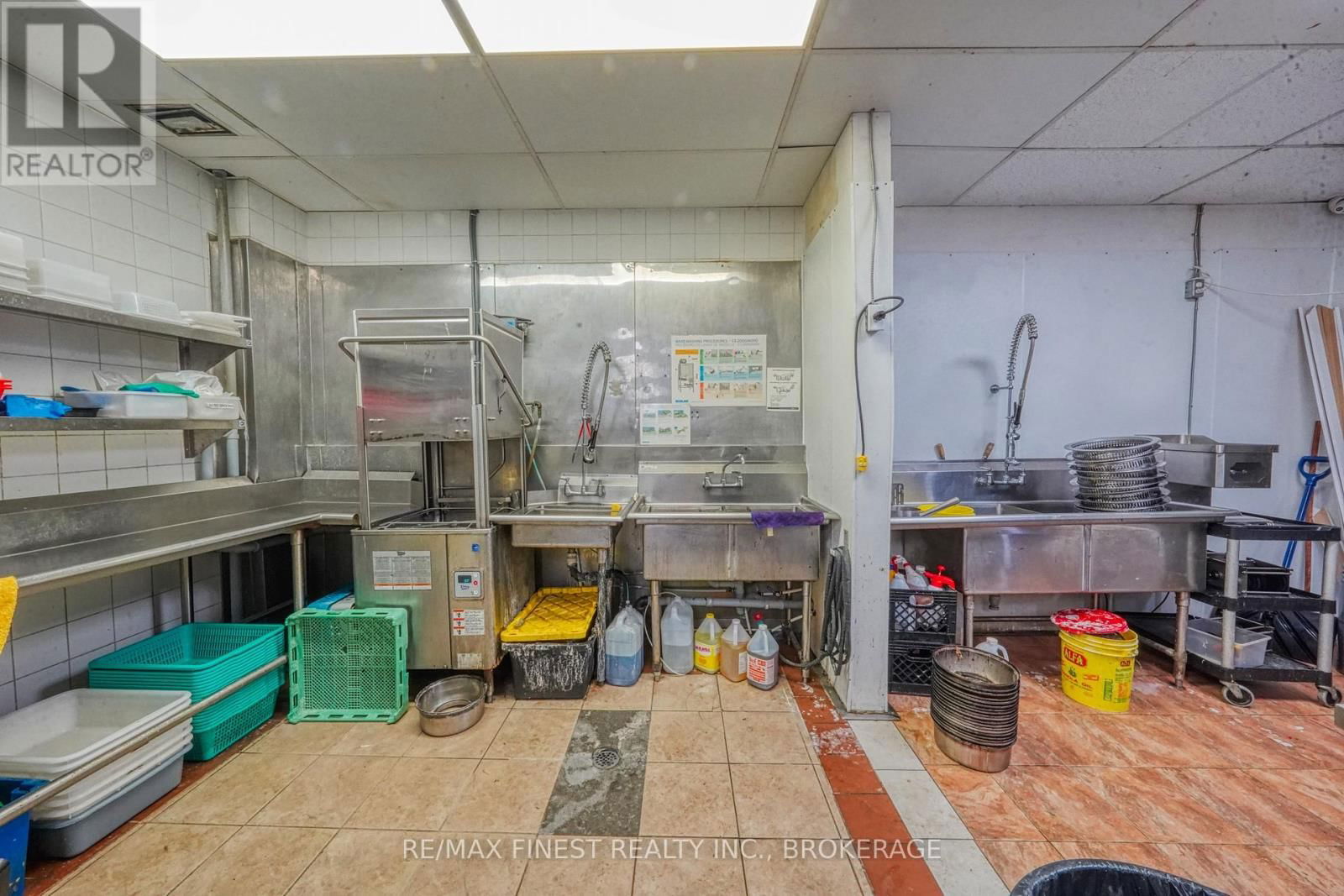 371 PRINCESS STREET NORTH Image 25
