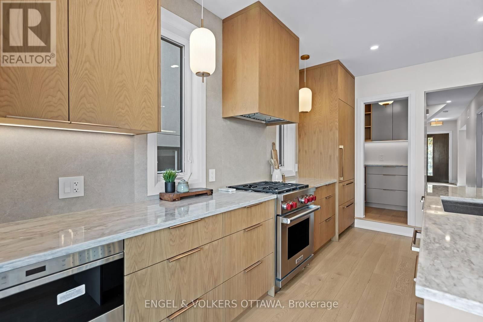 51 ROSS AVENUE Image 15