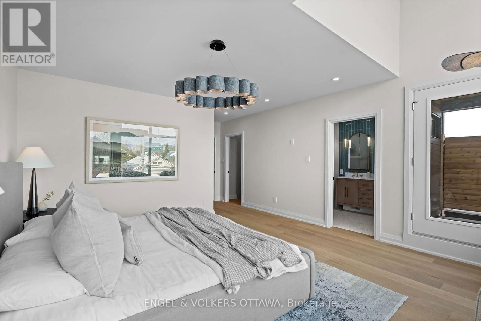 51 ROSS AVENUE Image 24