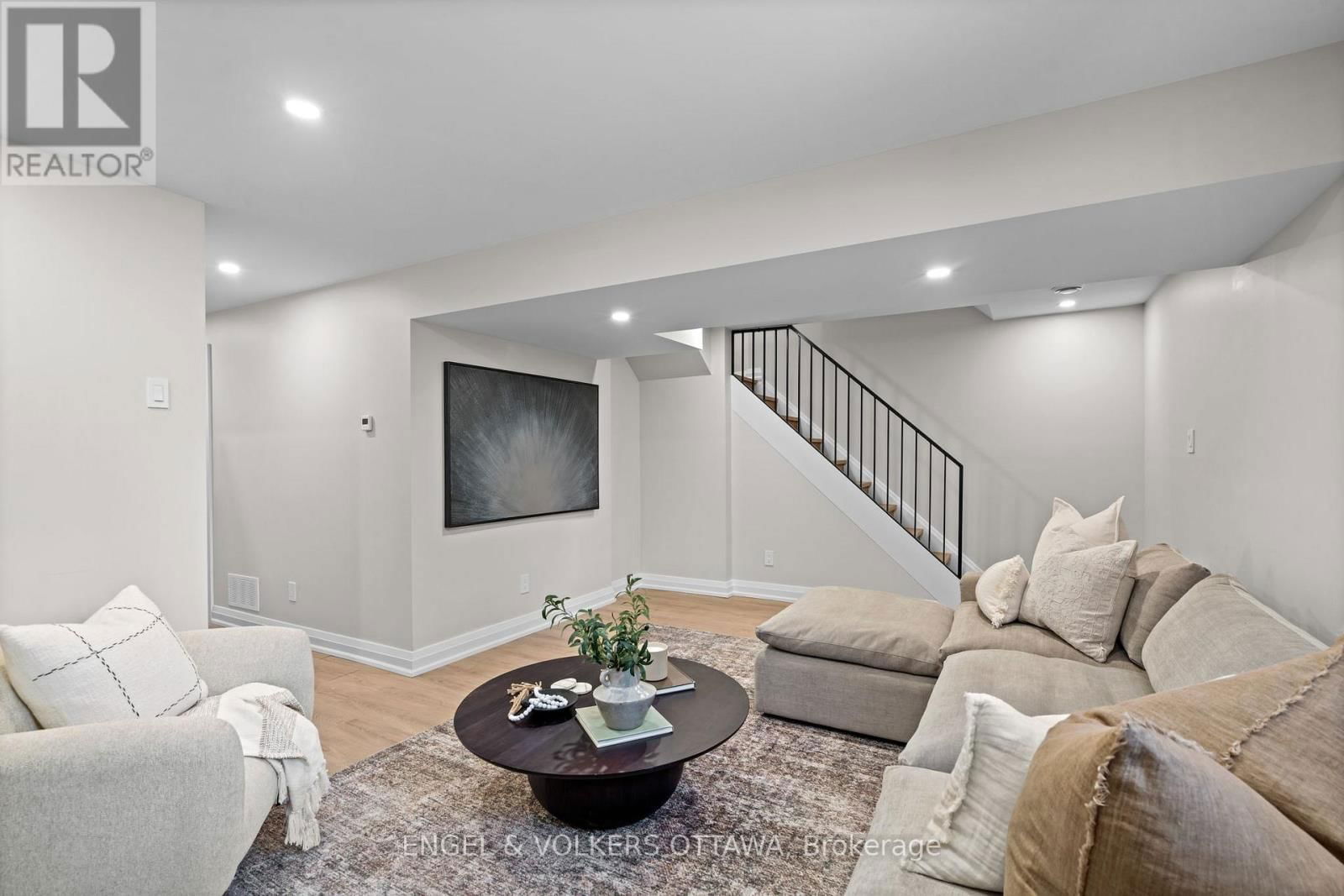 51 ROSS AVENUE Image 31