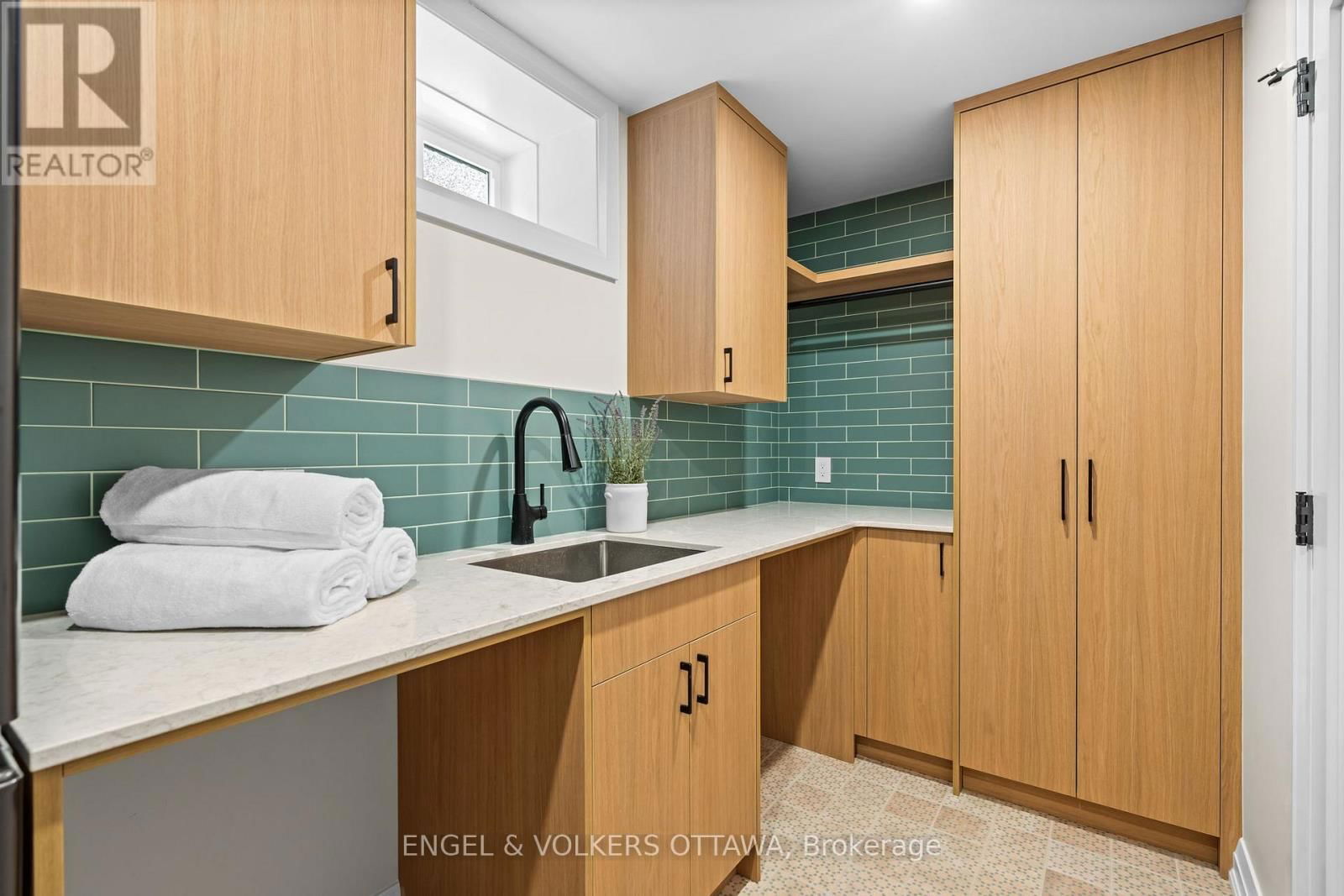 51 ROSS AVENUE Image 36