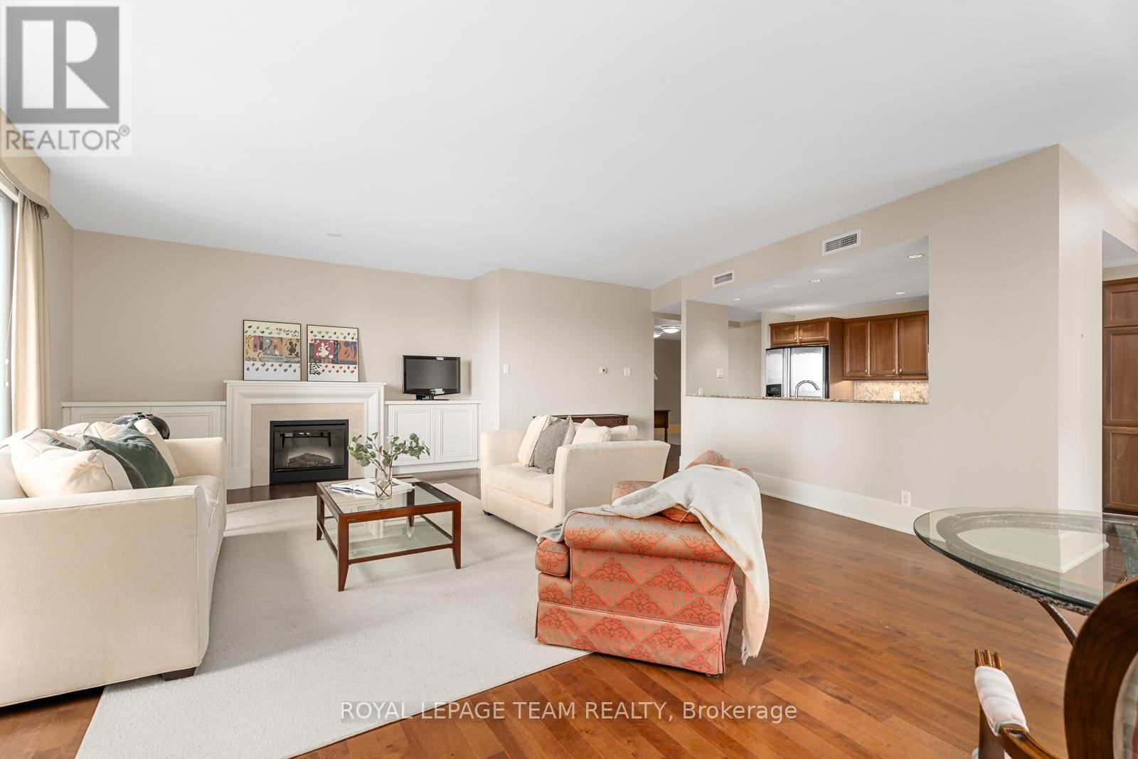 606 - 700 SUSSEX DRIVE Image 4