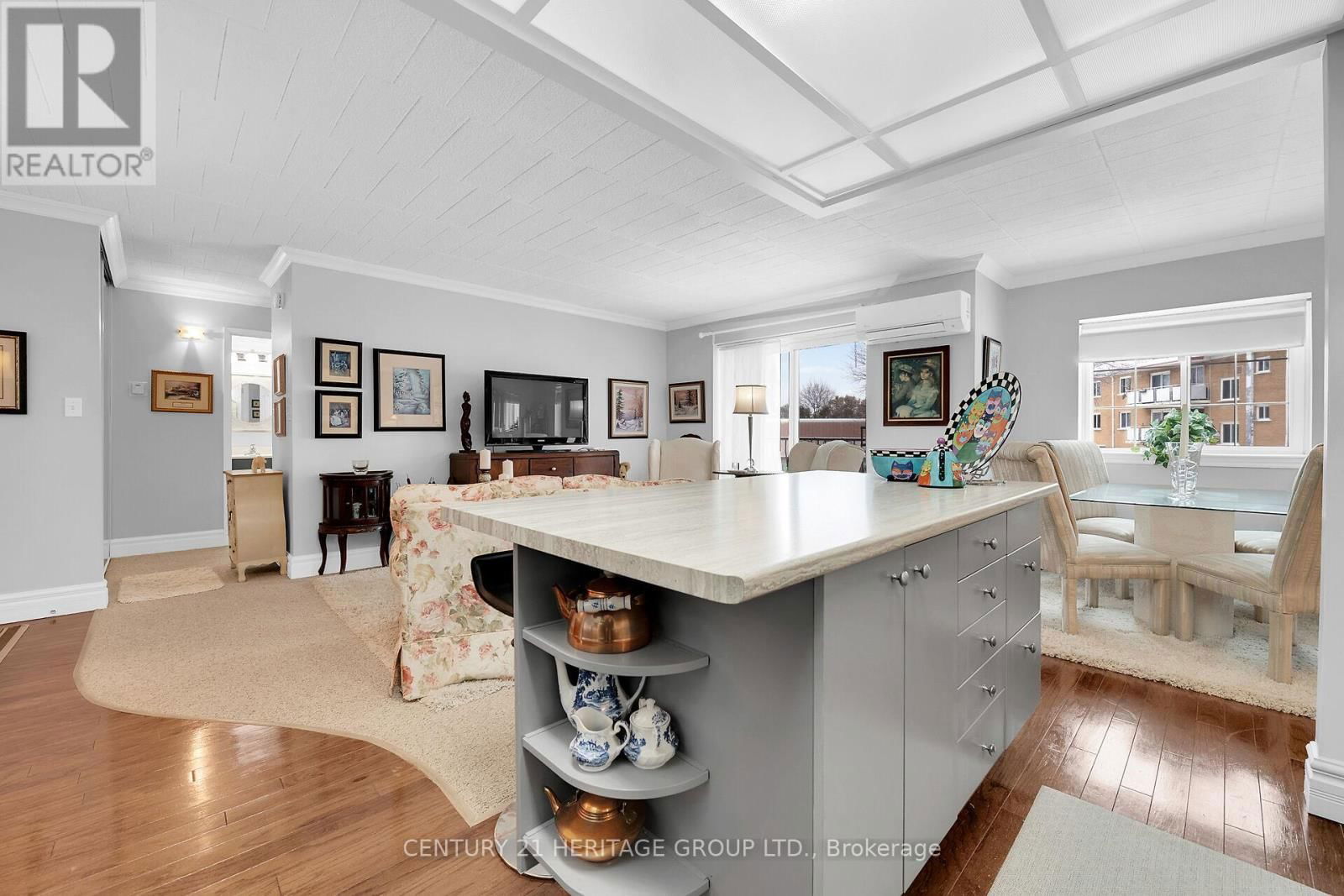 #207 - 20 JOHN STREET Image 13