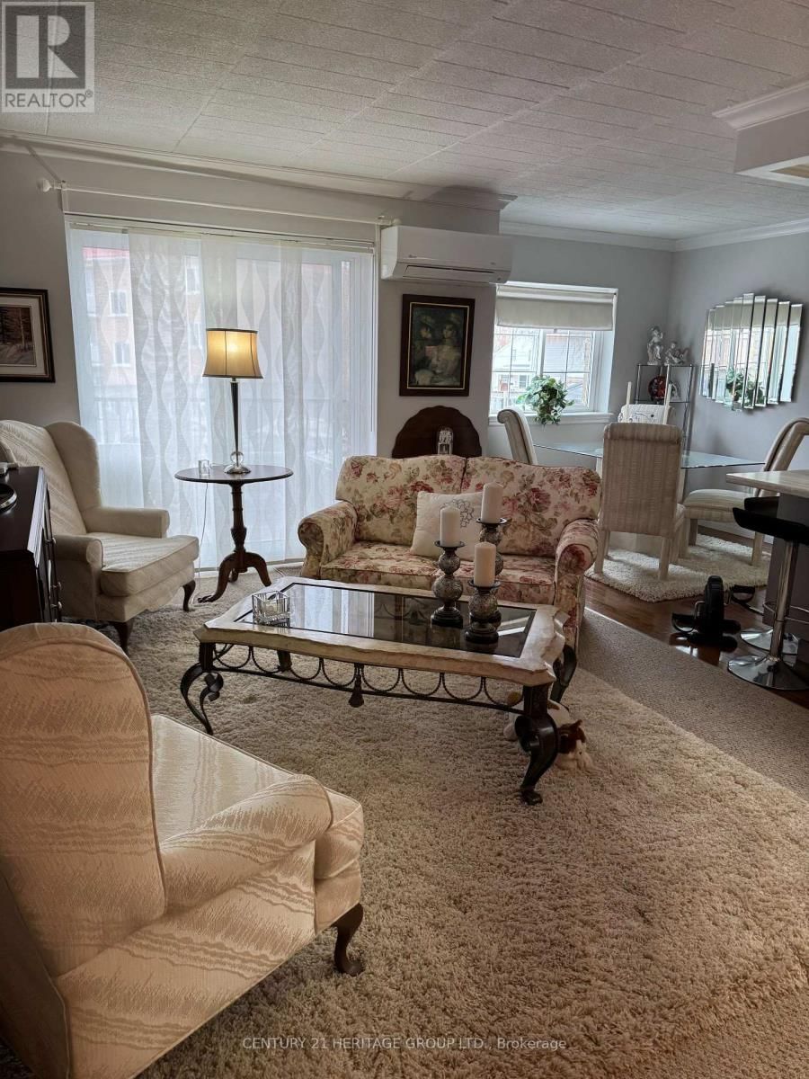 #207 - 20 JOHN STREET Image 21