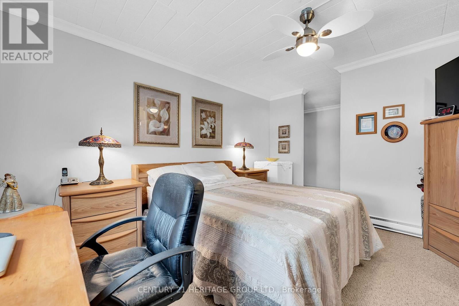 #207 - 20 JOHN STREET Image 28
